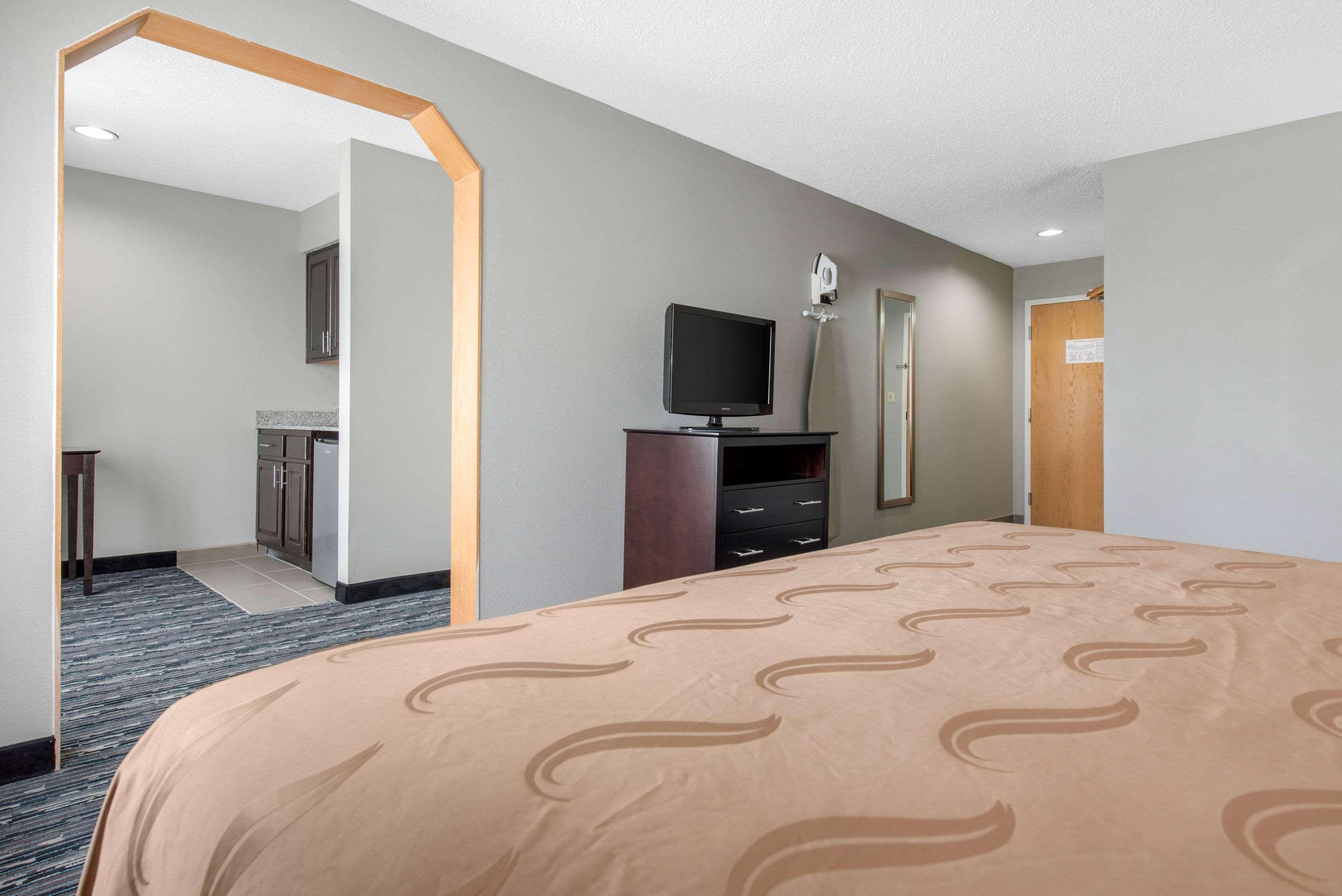 Quality Inn & Suites Brownsburg - Indianapolis West Eksteriør billede