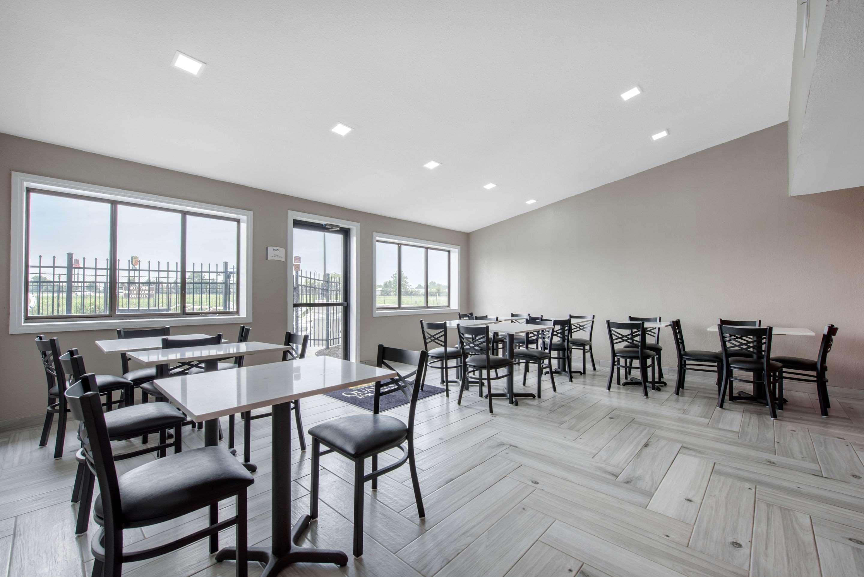 Quality Inn & Suites Brownsburg - Indianapolis West Eksteriør billede
