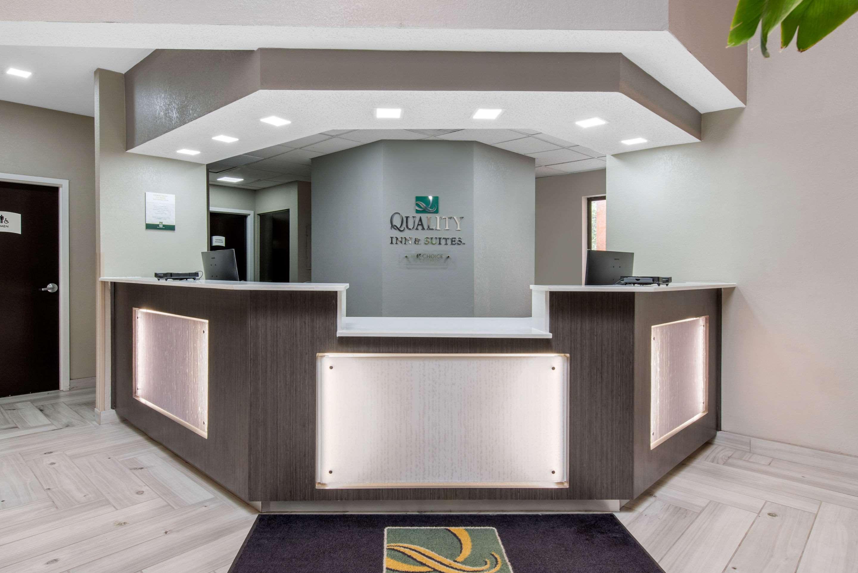 Quality Inn & Suites Brownsburg - Indianapolis West Eksteriør billede