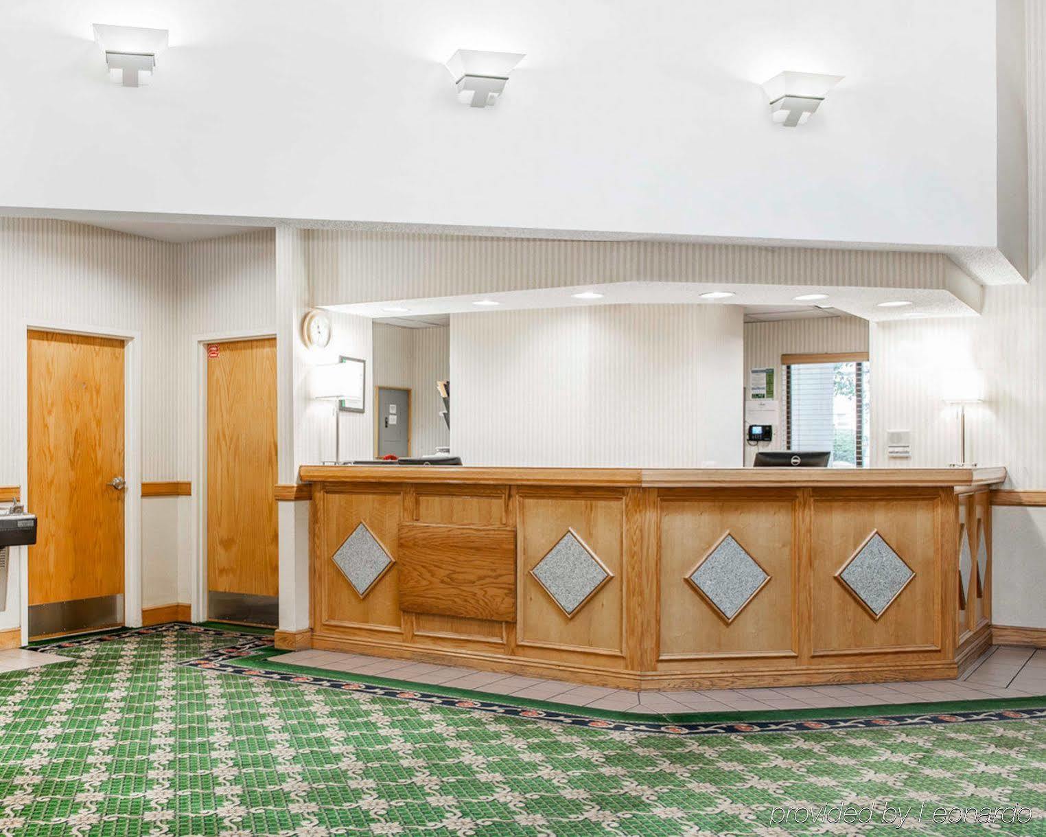 Quality Inn & Suites Brownsburg - Indianapolis West Eksteriør billede