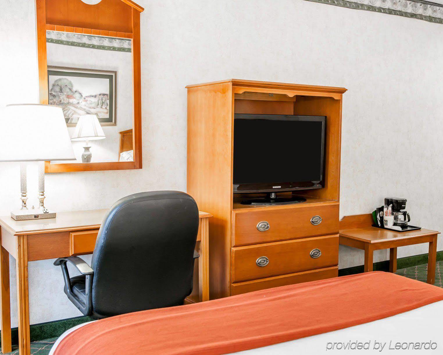 Quality Inn & Suites Brownsburg - Indianapolis West Eksteriør billede