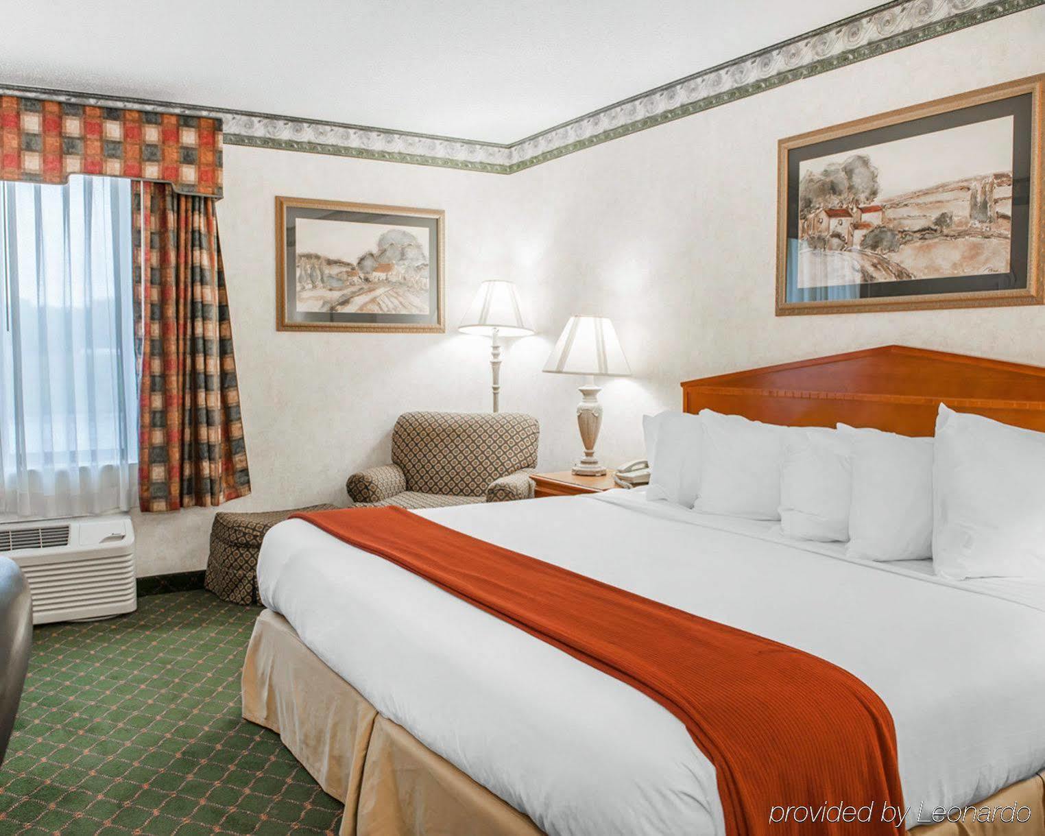 Quality Inn & Suites Brownsburg - Indianapolis West Eksteriør billede
