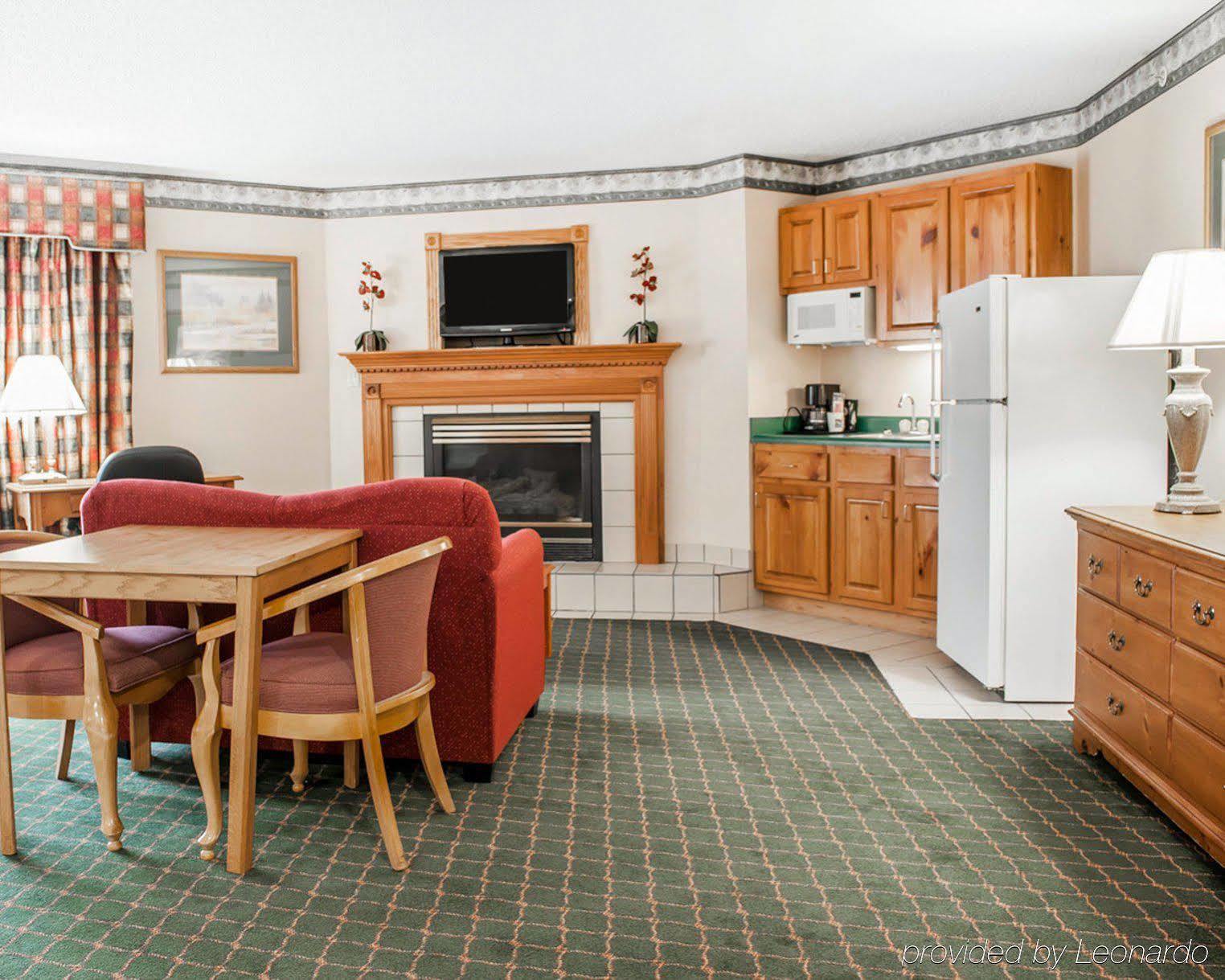 Quality Inn & Suites Brownsburg - Indianapolis West Eksteriør billede