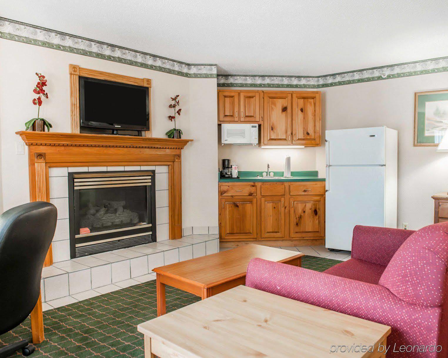 Quality Inn & Suites Brownsburg - Indianapolis West Eksteriør billede